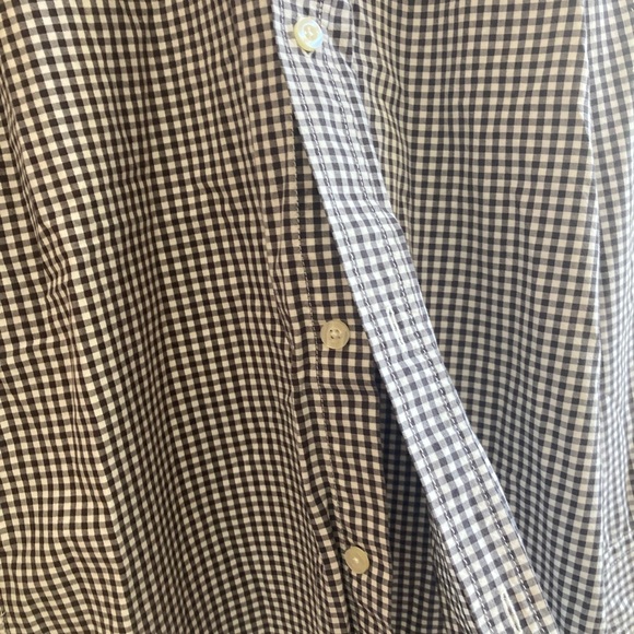 Gap kids size 12 crisp cotton button front shirt.Great quality black white check - Picture 6 of 9